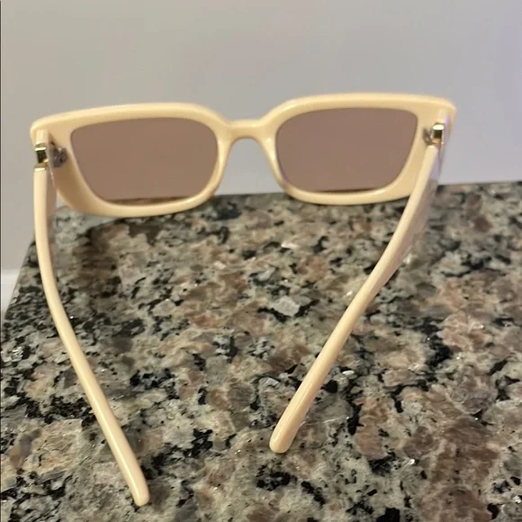 Fashion Cream colored Sunglasses NWOT - Picture 4 of 6